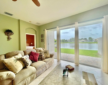 137 Canterbury Place - Photo Thumbnail 14