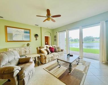 137 Canterbury Place - Photo Thumbnail 12