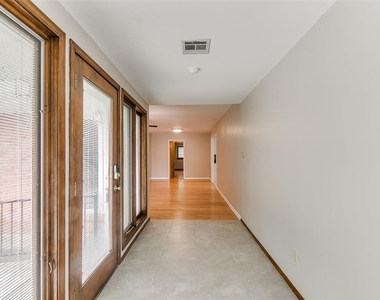 1214 Cruce Street - Photo Thumbnail 3