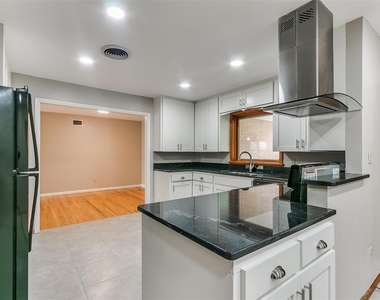 1214 Cruce Street - Photo Thumbnail 9