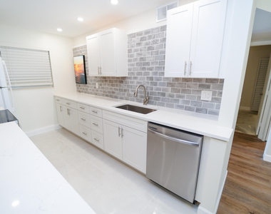 2660 Sw 22nd Avenue - Photo Thumbnail 4