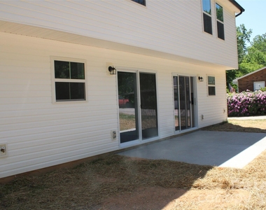 562 W Park Avenue - Photo Thumbnail 20