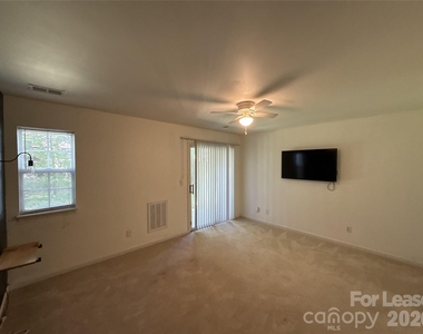 639 Mountainwater Drive - Photo Thumbnail 8