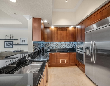 701 S Olive Avenue - Photo Thumbnail 3