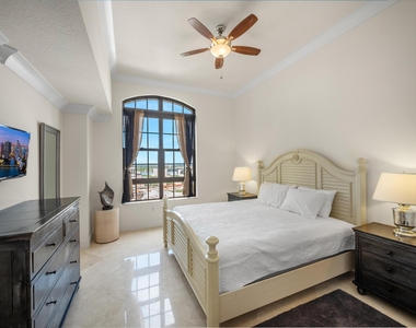 701 S Olive Avenue - Photo Thumbnail 4