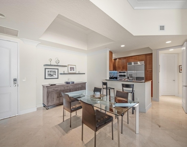 701 S Olive Avenue - Photo Thumbnail 2