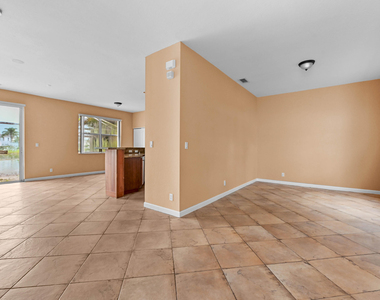 116 Hamilton Terrace - Photo Thumbnail 4