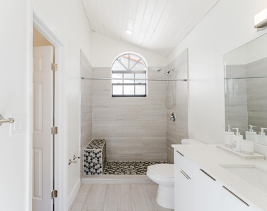 665 Jeffery Street - Photo Thumbnail 34