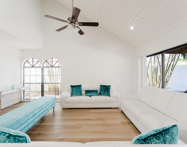 665 Jeffery Street - Photo Thumbnail 12