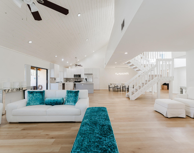 665 Jeffery Street - Photo Thumbnail 14