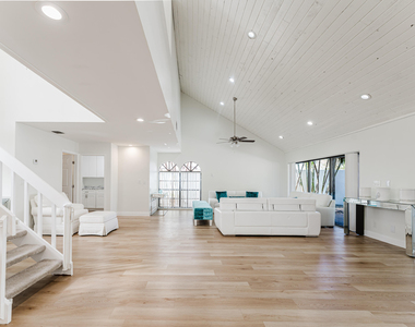 665 Jeffery Street - Photo Thumbnail 10