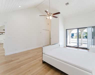 665 Jeffery Street - Photo Thumbnail 30