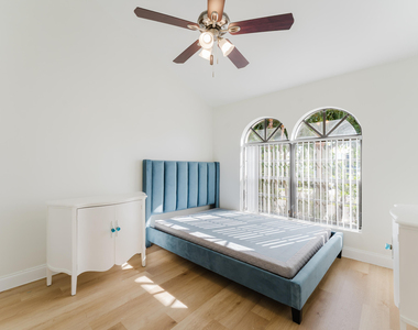 665 Jeffery Street - Photo Thumbnail 25