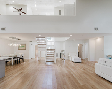 665 Jeffery Street - Photo Thumbnail 11