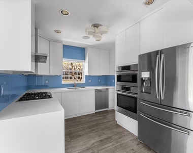 8934 Emerson Avenue - Photo Thumbnail 11