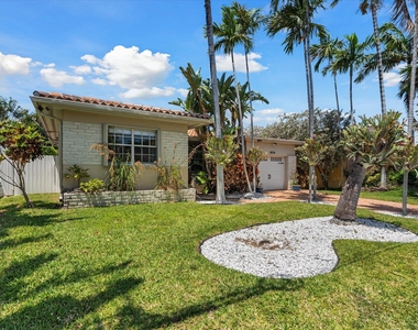 8934 Emerson Avenue - Photo Thumbnail 3