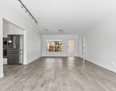 8934 Emerson Avenue - Photo Thumbnail 6