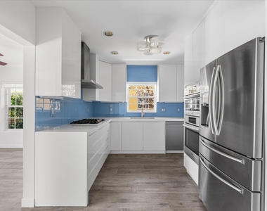 8934 Emerson Avenue - Photo Thumbnail 10