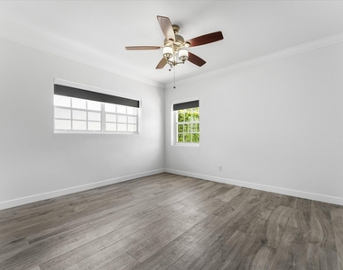 8934 Emerson Avenue - Photo Thumbnail 14