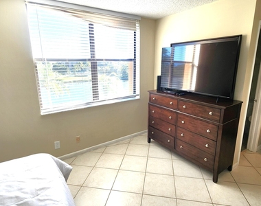 750 Egret Circle - Photo Thumbnail 10