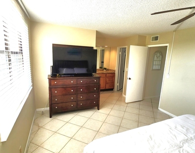750 Egret Circle - Photo Thumbnail 9