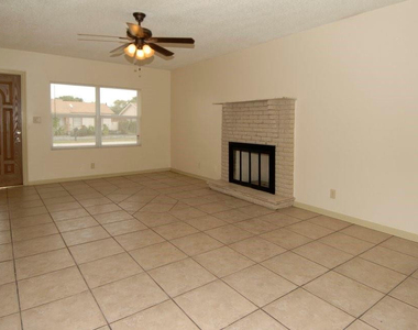 971 Sw 83rd Avenue - Photo Thumbnail 5