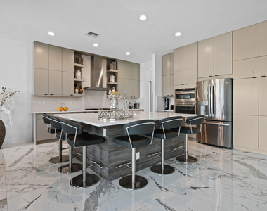 8599 Tower Bridge Court - Photo Thumbnail 9