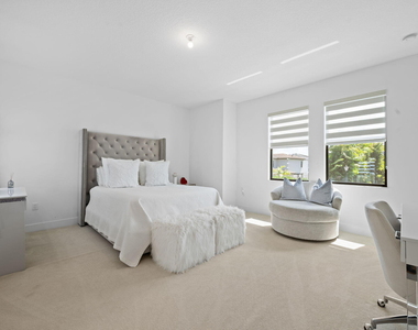 8599 Tower Bridge Court - Photo Thumbnail 18