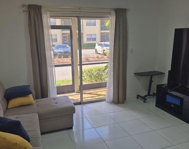 4137 Nw 88th Avenue - Photo Thumbnail 3