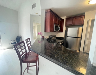 3445 Nw 44th Street - Photo Thumbnail 6