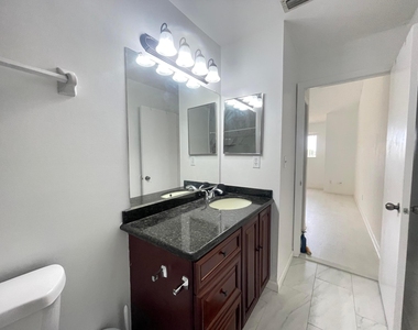 3445 Nw 44th Street - Photo Thumbnail 9