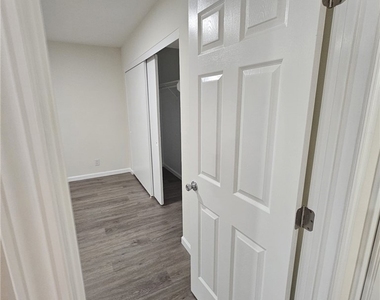 1455 W Stoneridge Court - Photo Thumbnail 9