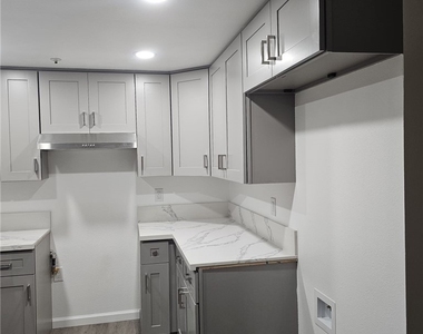 1455 W Stoneridge Court - Photo Thumbnail 4