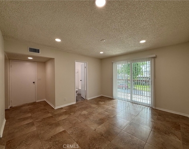 221 W Elm Avenue - Photo Thumbnail 15