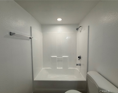 221 W Elm Avenue - Photo Thumbnail 18