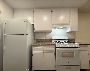 221 W Elm Avenue - Photo Thumbnail 6