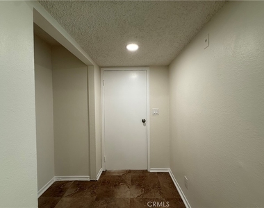 221 W Elm Avenue - Photo Thumbnail 13