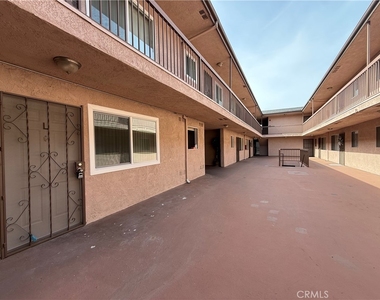 221 W Elm Avenue - Photo Thumbnail 27