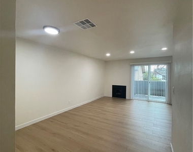 14249 Friar Street - Photo Thumbnail 5