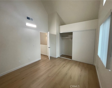 14249 Friar Street - Photo Thumbnail 10