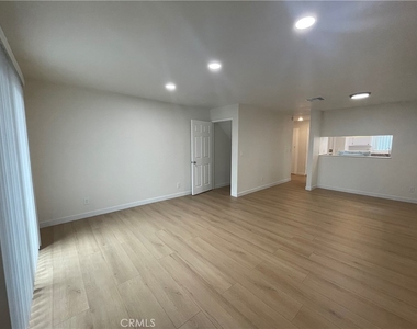 14249 Friar Street - Photo Thumbnail 7