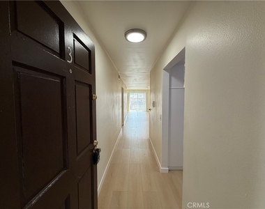 11839 Burbank Boulevard - Photo Thumbnail 24