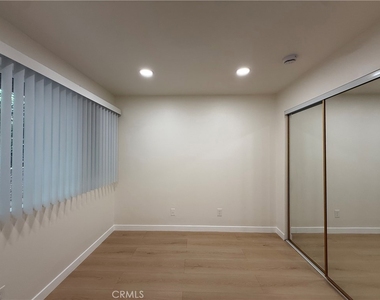 11839 Burbank Boulevard - Photo Thumbnail 16
