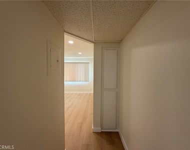 11839 Burbank Boulevard - Photo Thumbnail 11