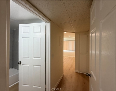 11839 Burbank Boulevard - Photo Thumbnail 9
