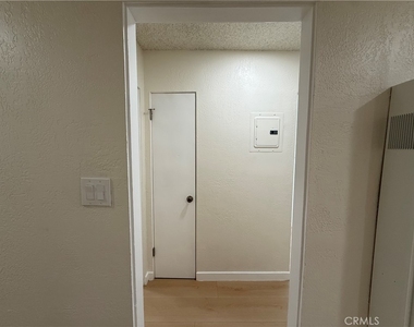 4636 Laurel Canyon Boulevard - Photo Thumbnail 9