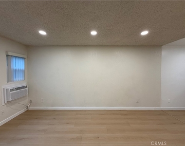 4636 Laurel Canyon Boulevard - Photo Thumbnail 6