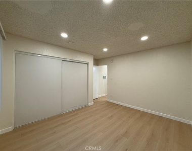 4636 Laurel Canyon Boulevard - Photo Thumbnail 20
