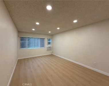 4636 Laurel Canyon Boulevard - Photo Thumbnail 4
