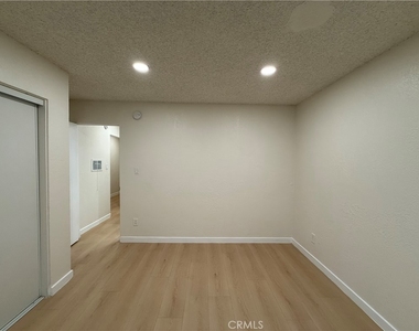 4636 Laurel Canyon Boulevard - Photo Thumbnail 21